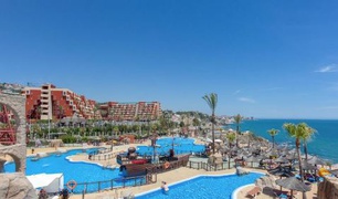 ESPECIAL PUENTE DICIEMBRE | HOLIDAY WORLD VILLAGE 4 **** (Benalmádena/Costa del Sol) Del 5 al 8 de Diciembre por solo 185€